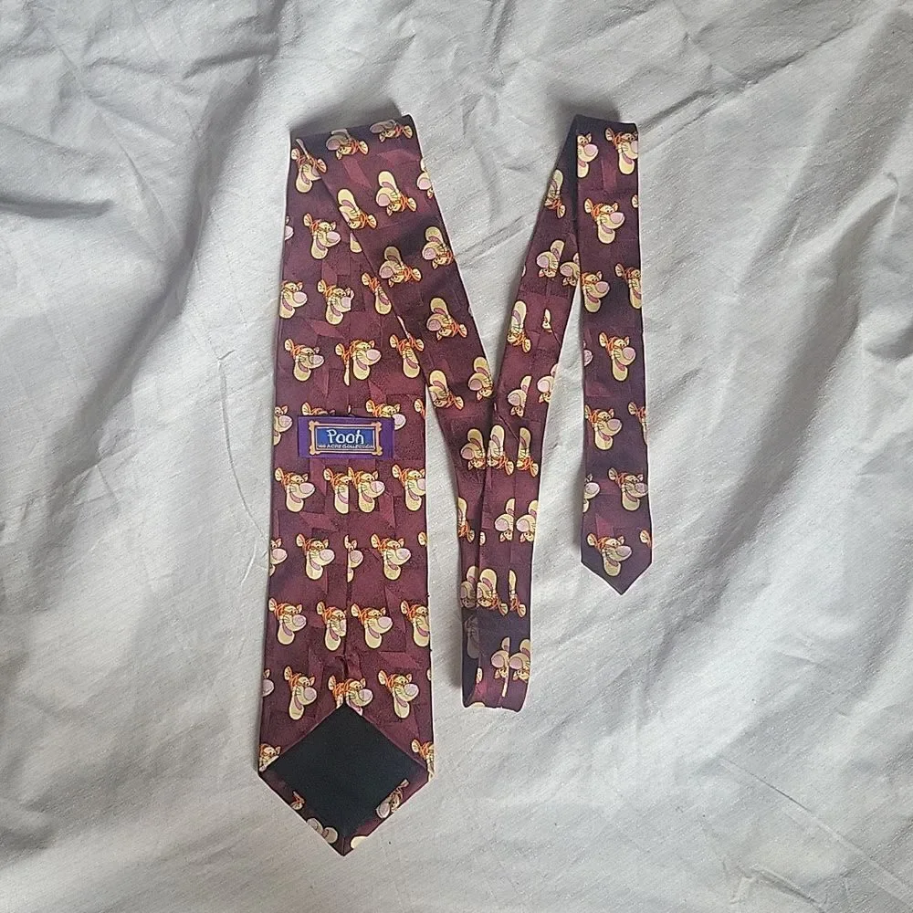 DISNEY Tigger Tie Winnie The Pooh 100% Silk Classic‎ Fit Burgundy Retro 90s